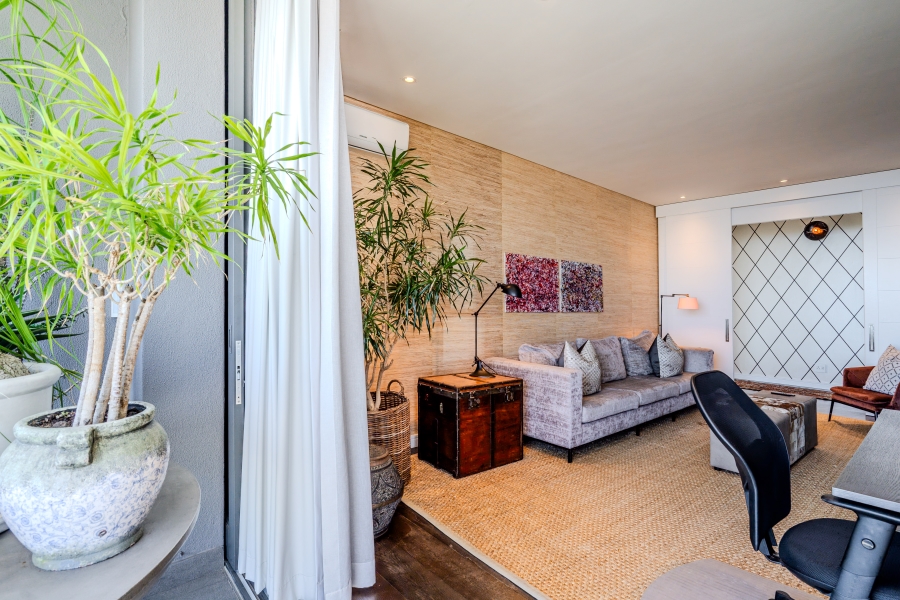 3 Bedroom Property for Sale in Sea Point Western Cape